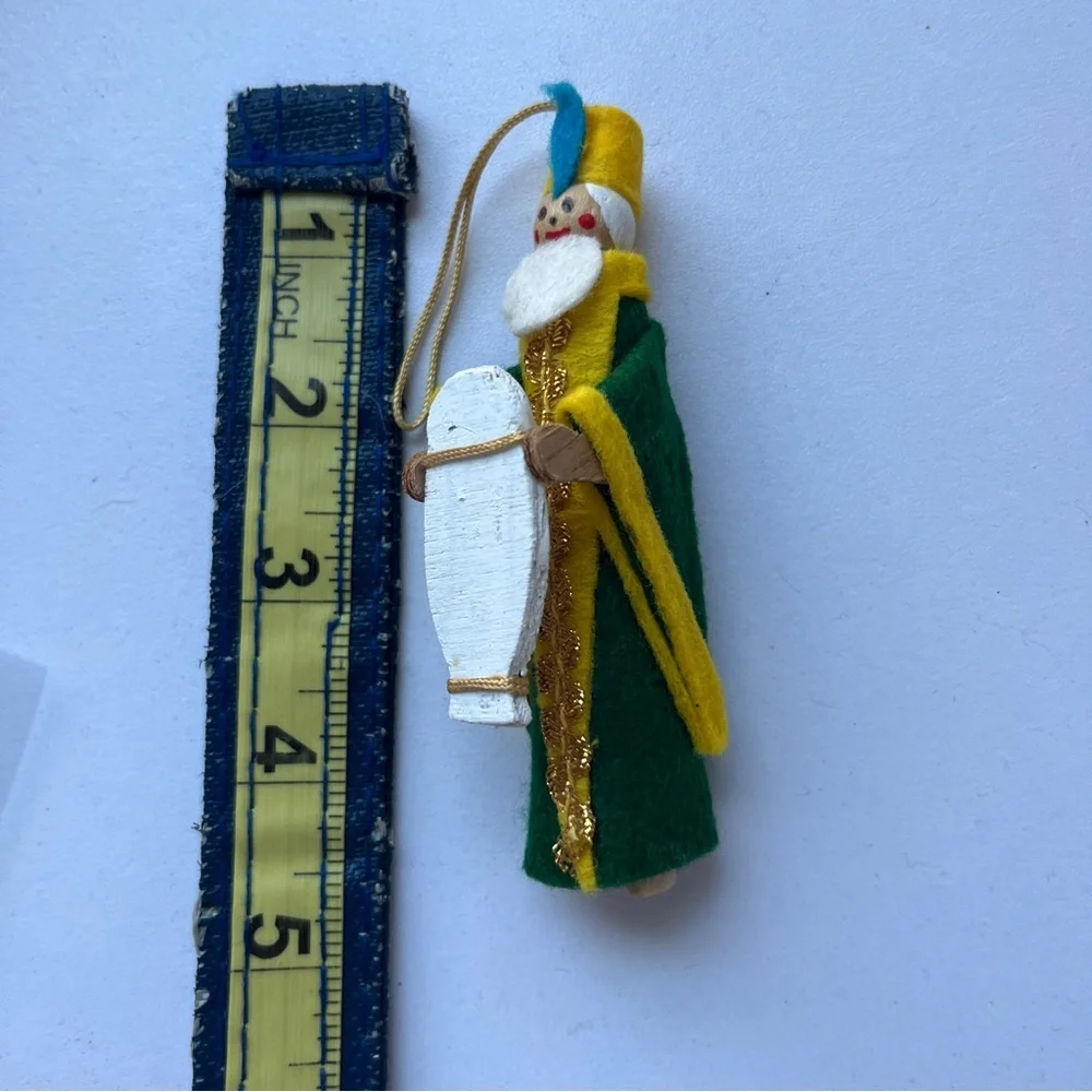 Vintage Handmade Christmas Nativity Figures Pieces Clothespin Wisemen Ornaments - Picture 4 of 4
